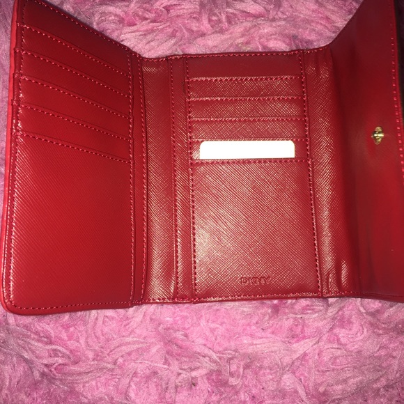 DKNY Monogram Wallet - Picture 5 of 9
